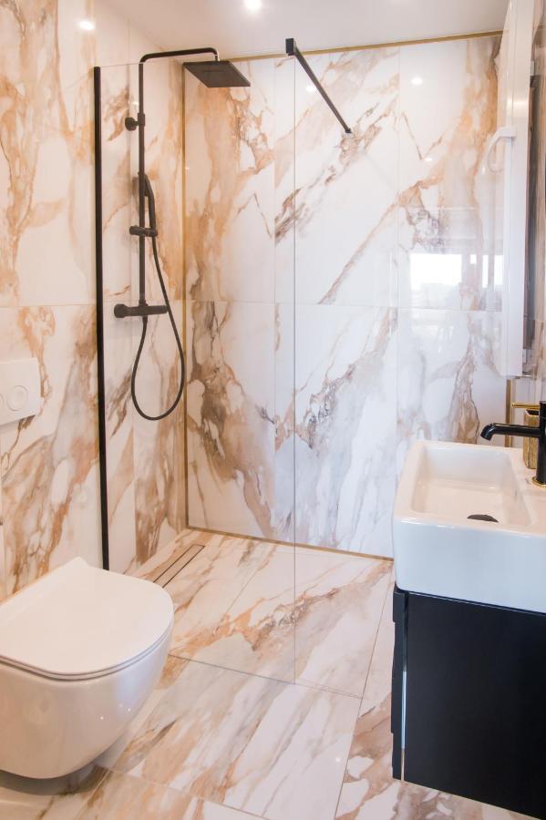 Ferienwohnung Luksusowy Penthouse Z Jacuzzi I Widokiem Na Morze Gdynia Exterior foto