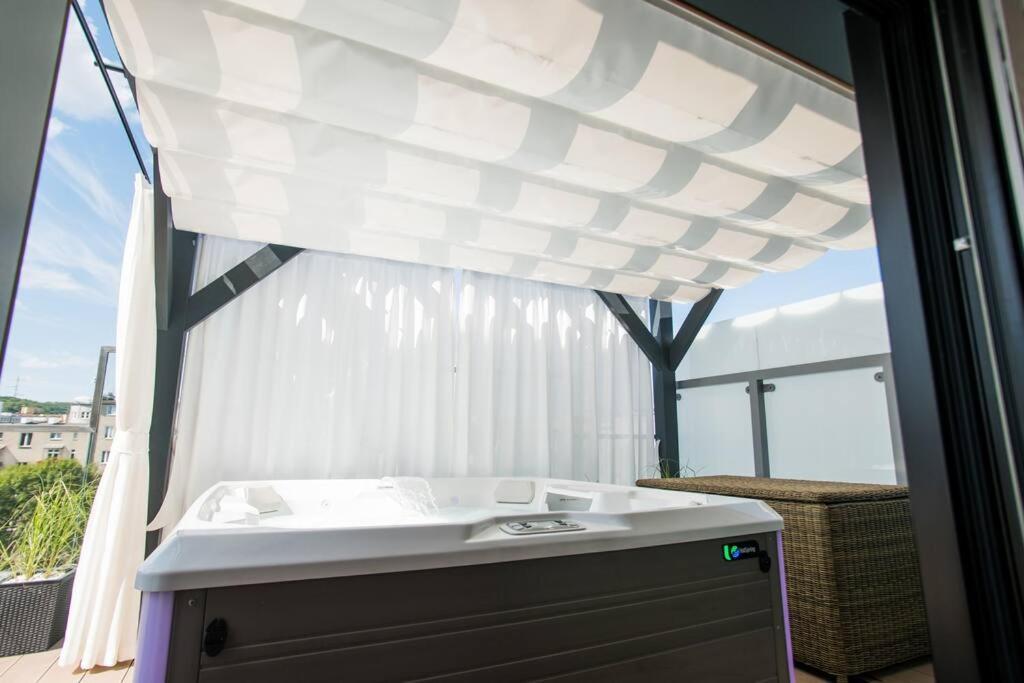 Ferienwohnung Luksusowy Penthouse Z Jacuzzi I Widokiem Na Morze Gdynia Exterior foto
