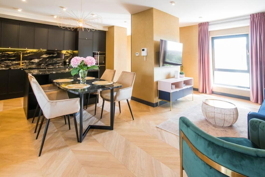 Ferienwohnung Luksusowy Penthouse Z Jacuzzi I Widokiem Na Morze Gdynia Exterior foto